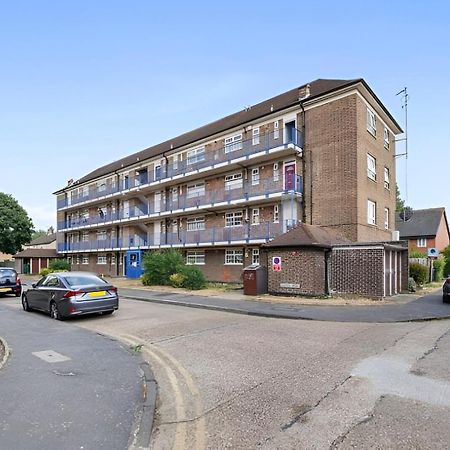 The Serene 2-Bedroom Flat W Free Street Parking Sutton  Exterior photo